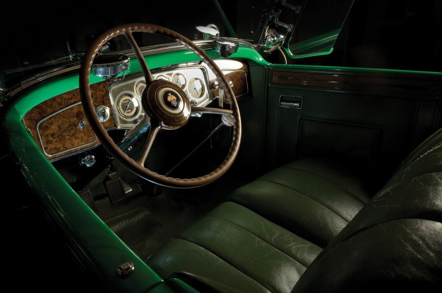 Интерьер Packard Twelve Phaeton 1934 года  (фото 4 из 46)